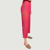 Pantaloni cu broderie siclam
